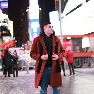 Meet your Posher, Nicholas